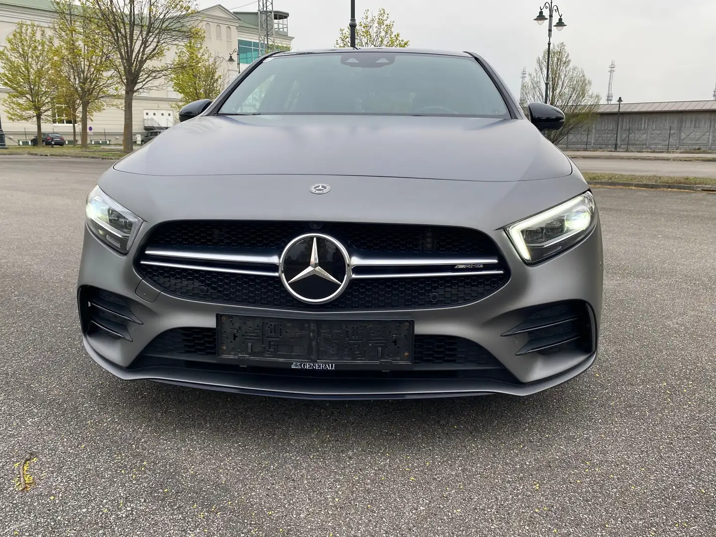 Mercedes-Benz A 35 AMG A 35 AMG 4MATIC Aut. Grau - 2