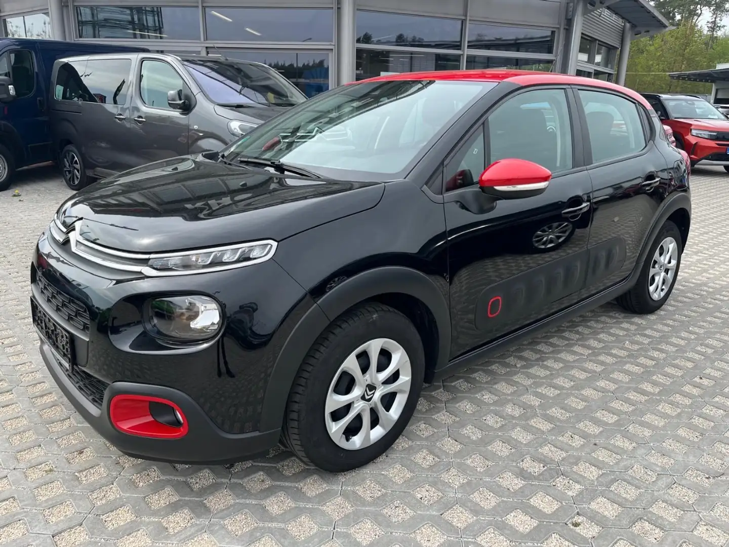 Citroen C3 1.2 PureTech 82/83 Feel SpurH LED PDC Noir - 2