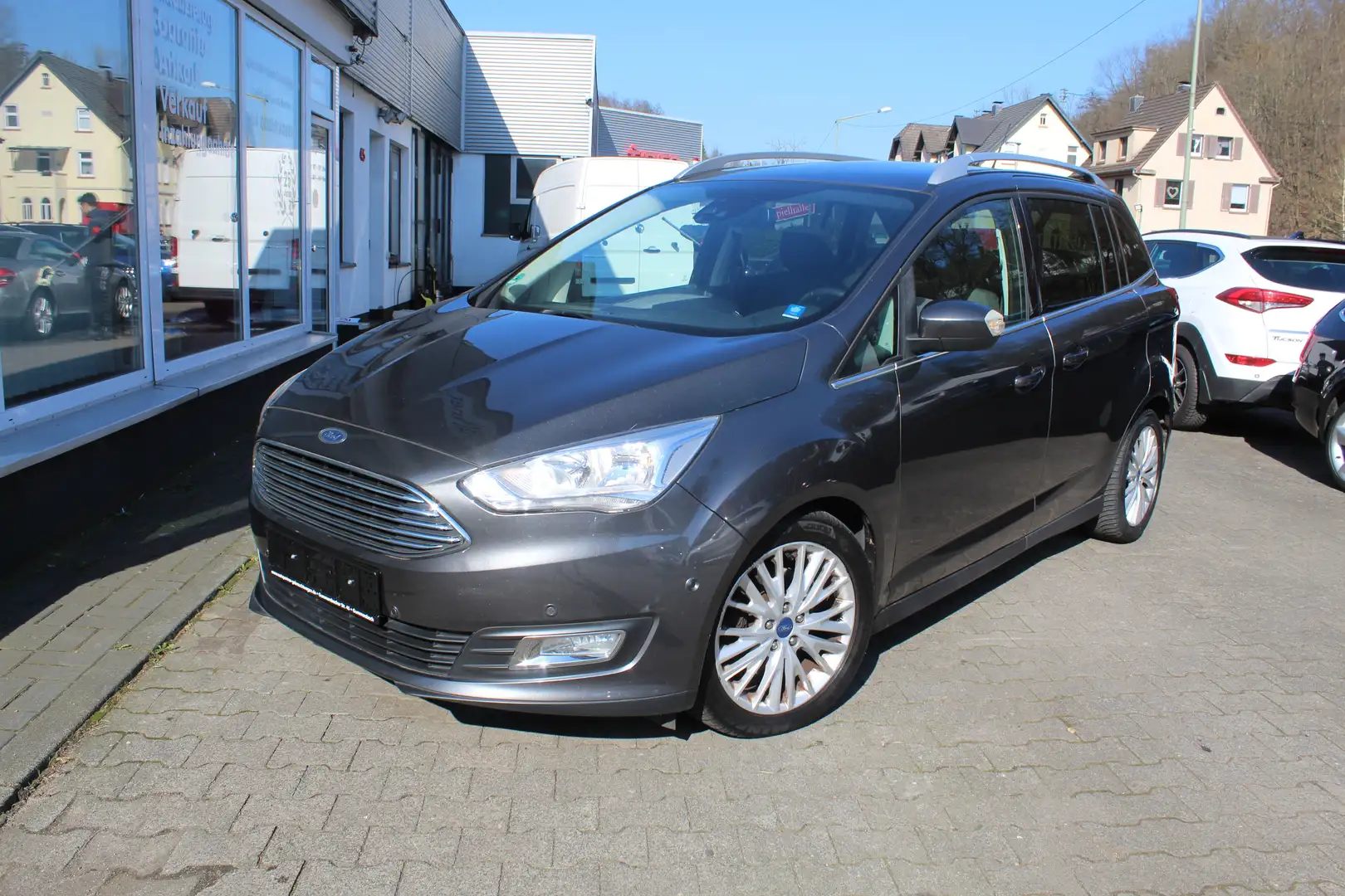 Ford Grand C-Max 1,0 Ecoboost, Titanium, 7 Sitze, Navi, Tüv:Neu Grau - 1