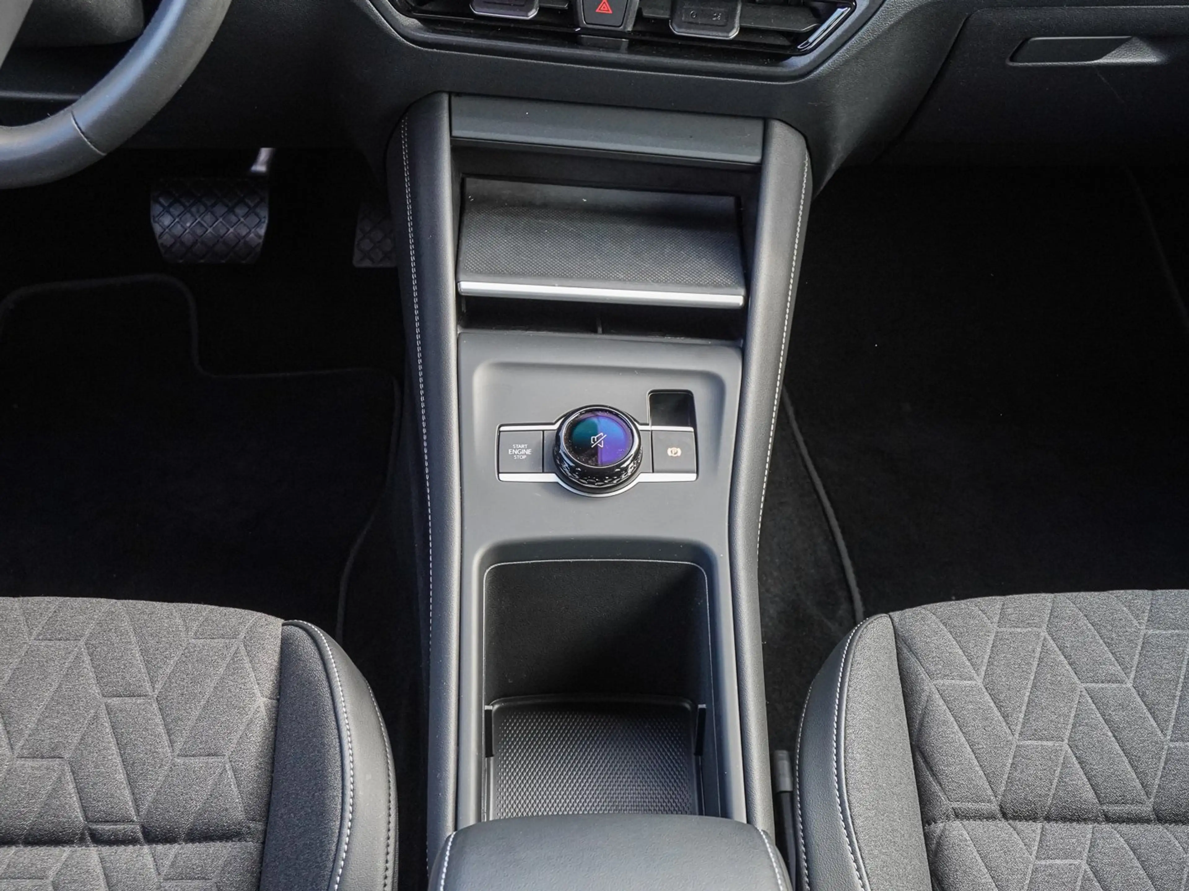 Volkswagen Tayron 1.5 eHybrid DSG Life AHK NAVI LED LHZ ACC — photo 14