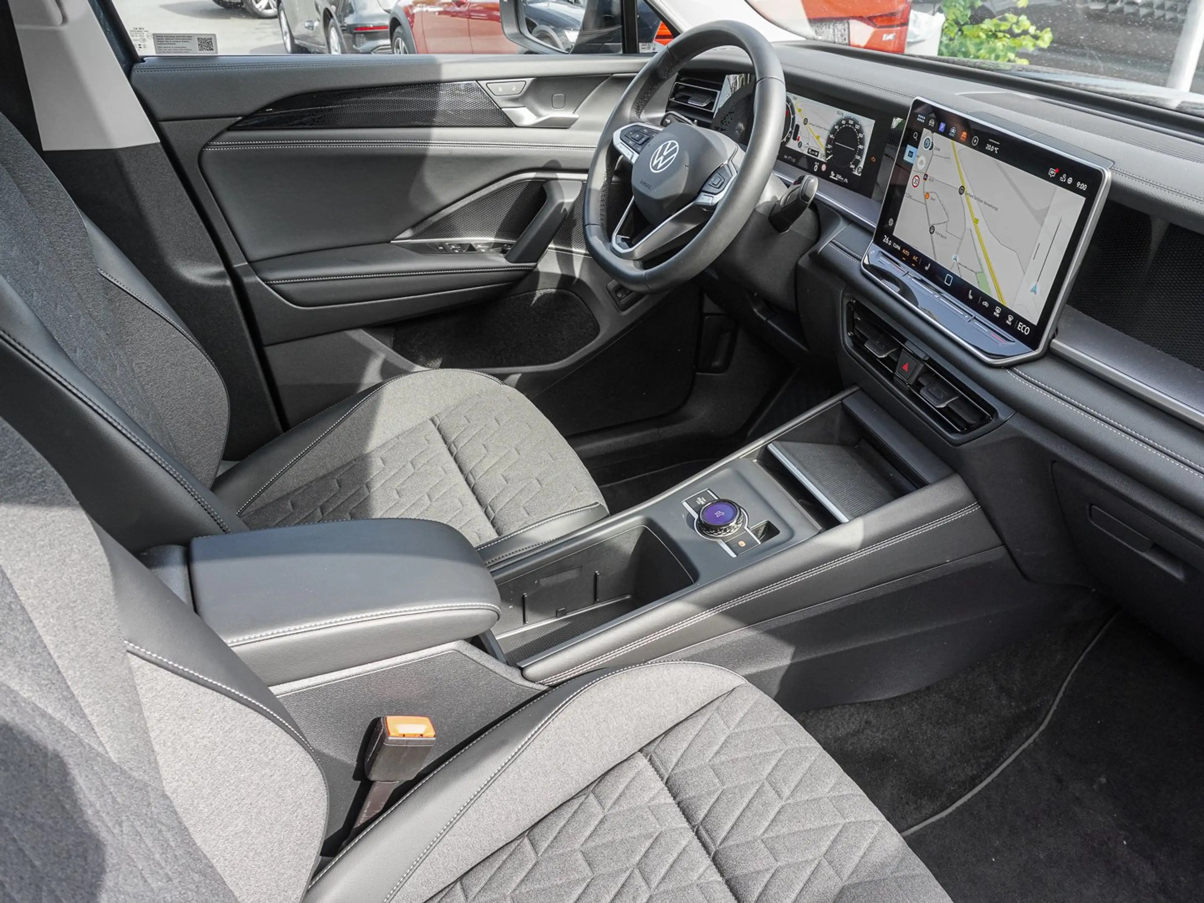 Volkswagen Tayron 1.5 eHybrid DSG Life AHK NAVI LED LHZ ACC — photo 8