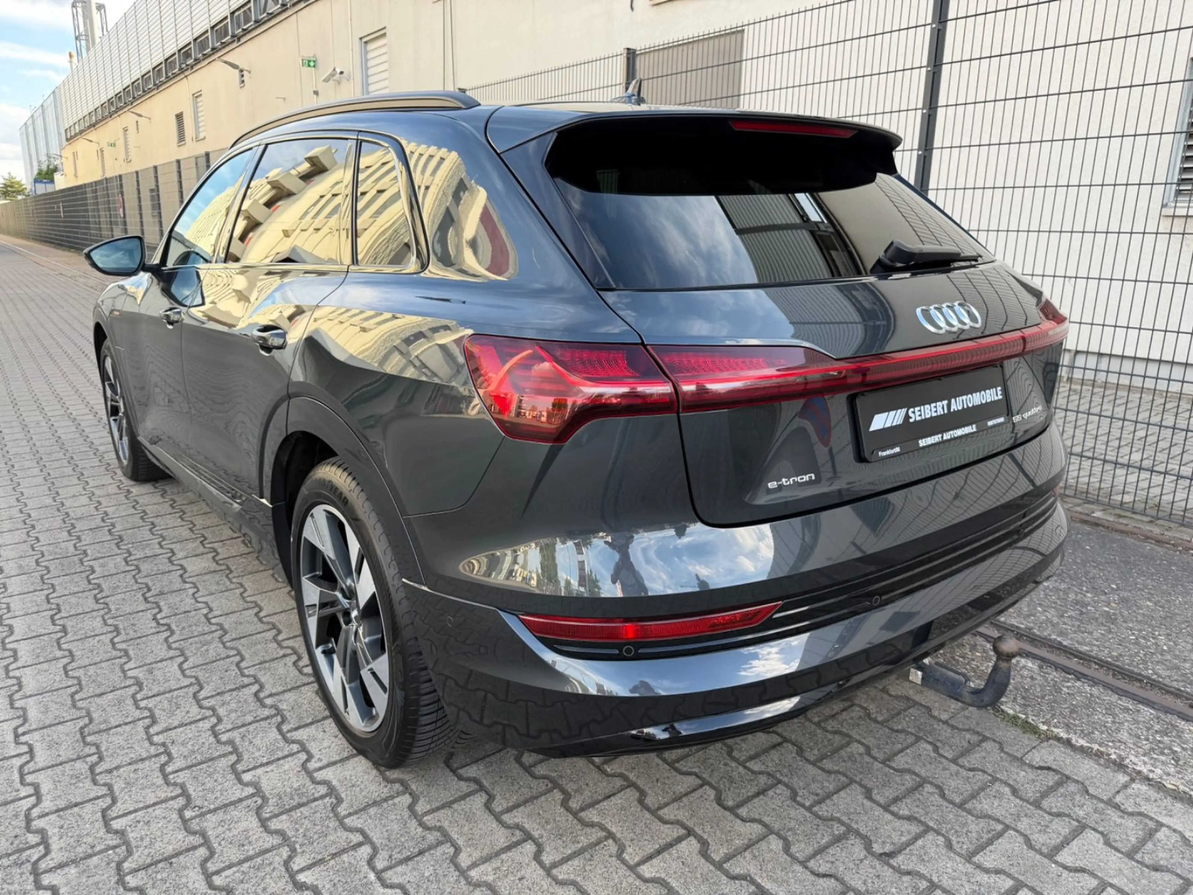 Audi e-tron 55 quattro S-LINE/MATRIX/PANO/HUD/RFK/B&O — photo 7