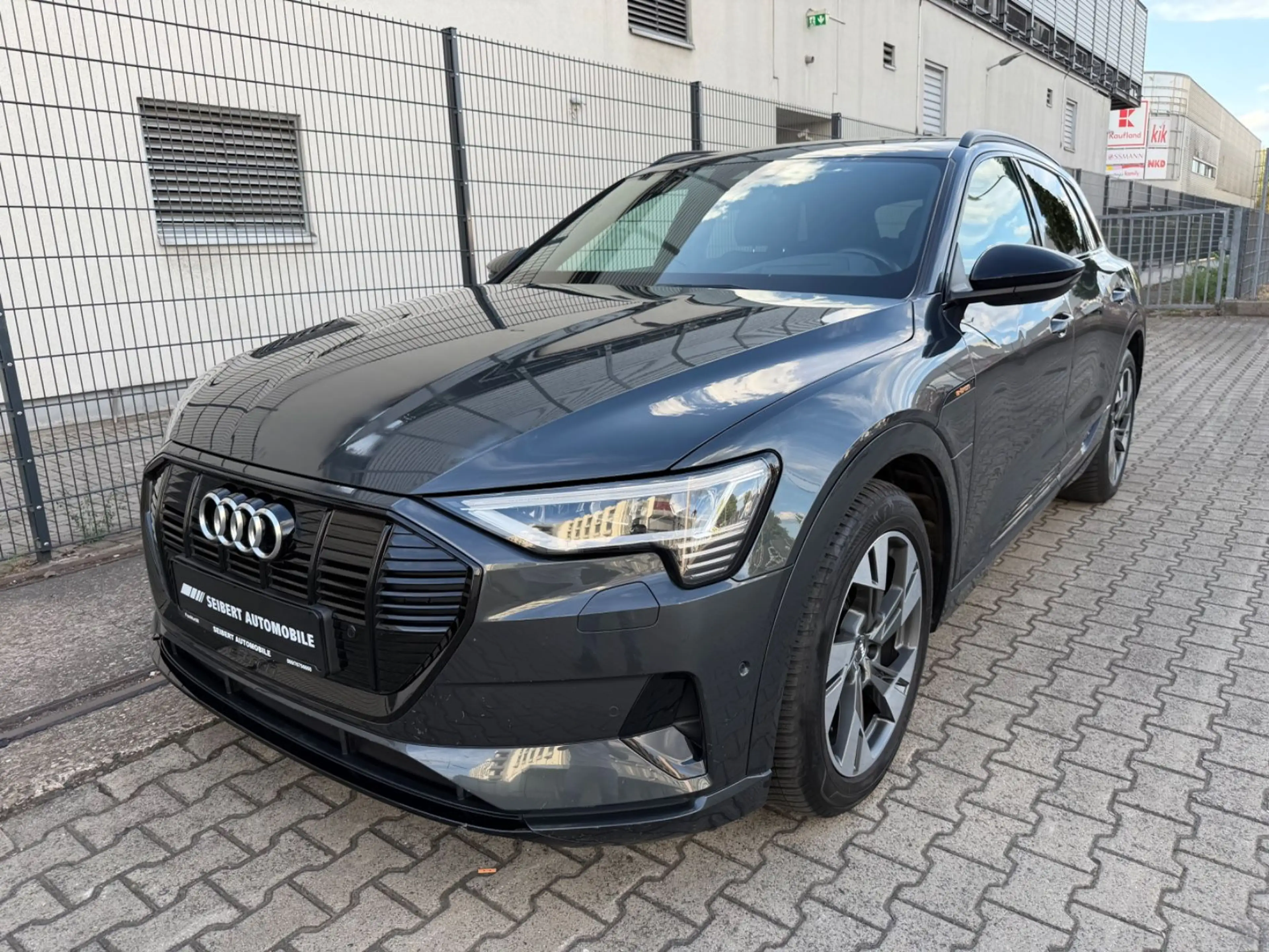 Audi e-tron 55 quattro S-LINE/MATRIX/PANO/HUD/RFK/B&O — photo 9