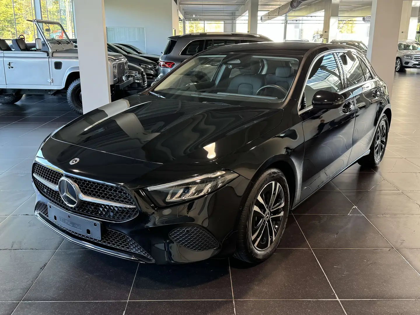 Mercedes-Benz A 180 Progressive Trekhaak, Led High Performance, Mbux, Gris - 1