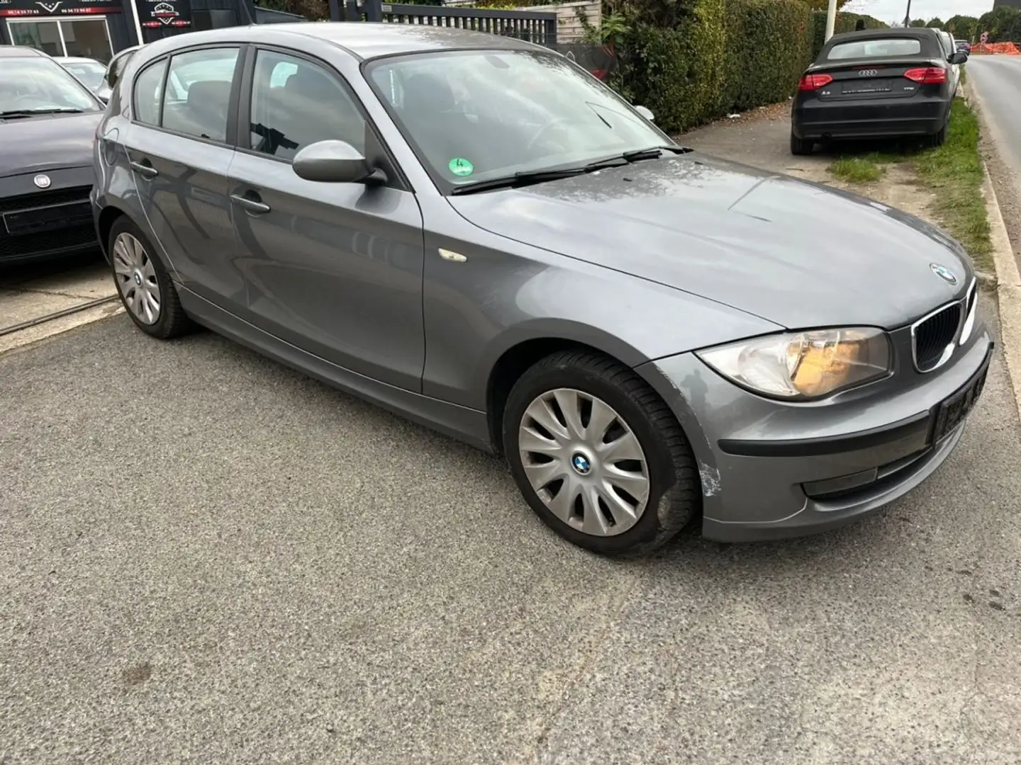 BMW 118 siva - 1