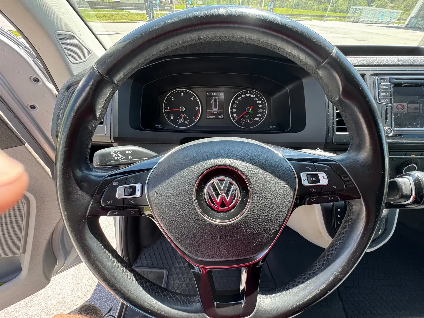 Volkswagen T6 Kombi KR MD 2,0 TDI BMT DSG Silber - 2