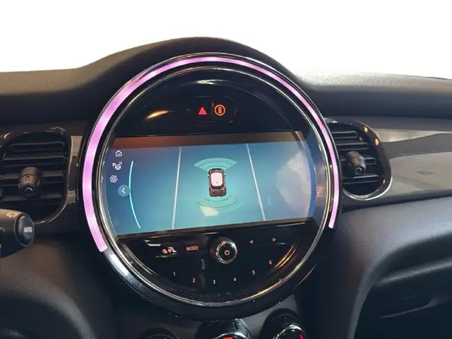 Mini Hatch view 9