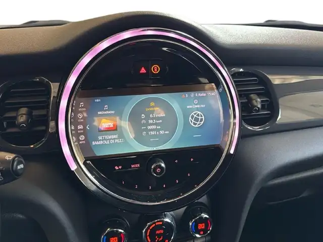 Mini Hatch view 10