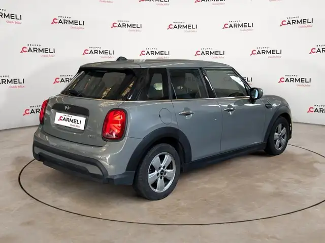 Mini Hatch view 4