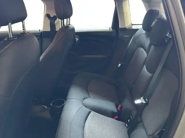 Mini Hatch view 15