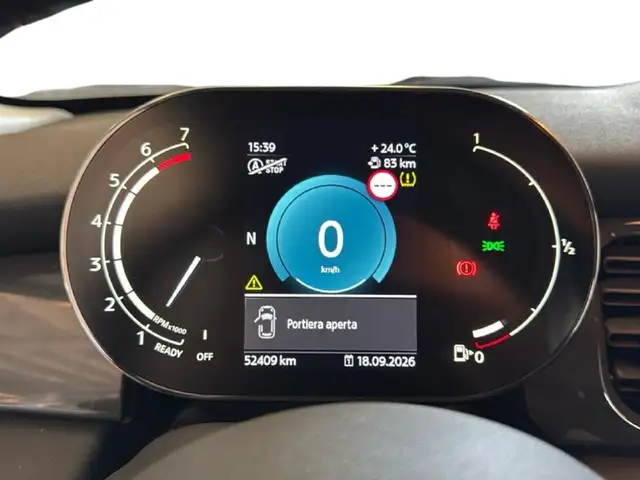 Mini Hatch view 8