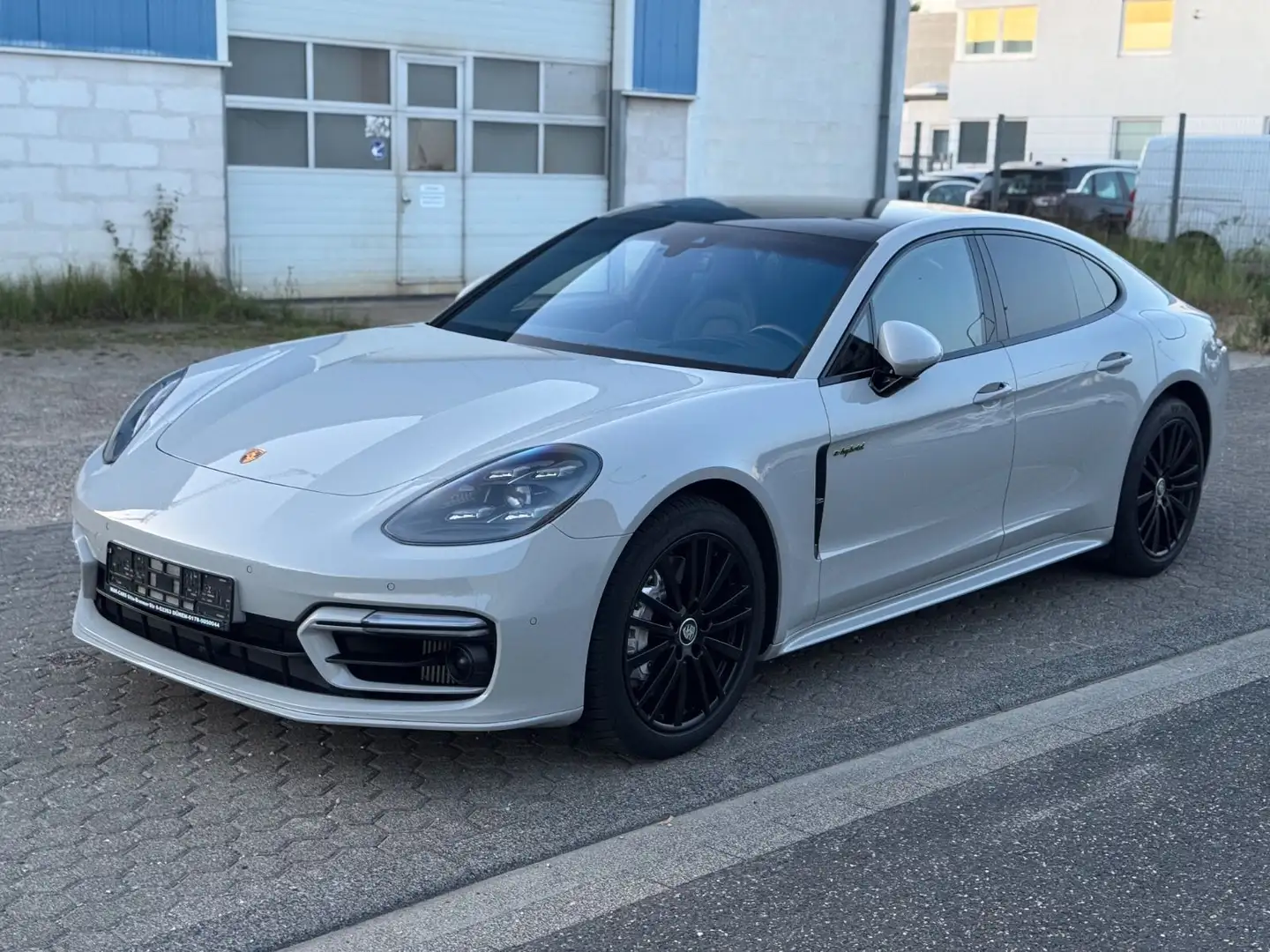 Porsche Panamera 4 E-Hyb/Pano/Matrix-LED/360°/Navi/BOSE Grau - 1