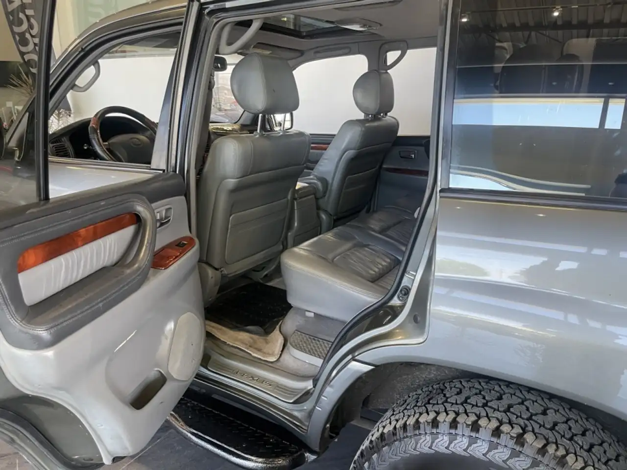 Lexus LX снимка Lexus LX