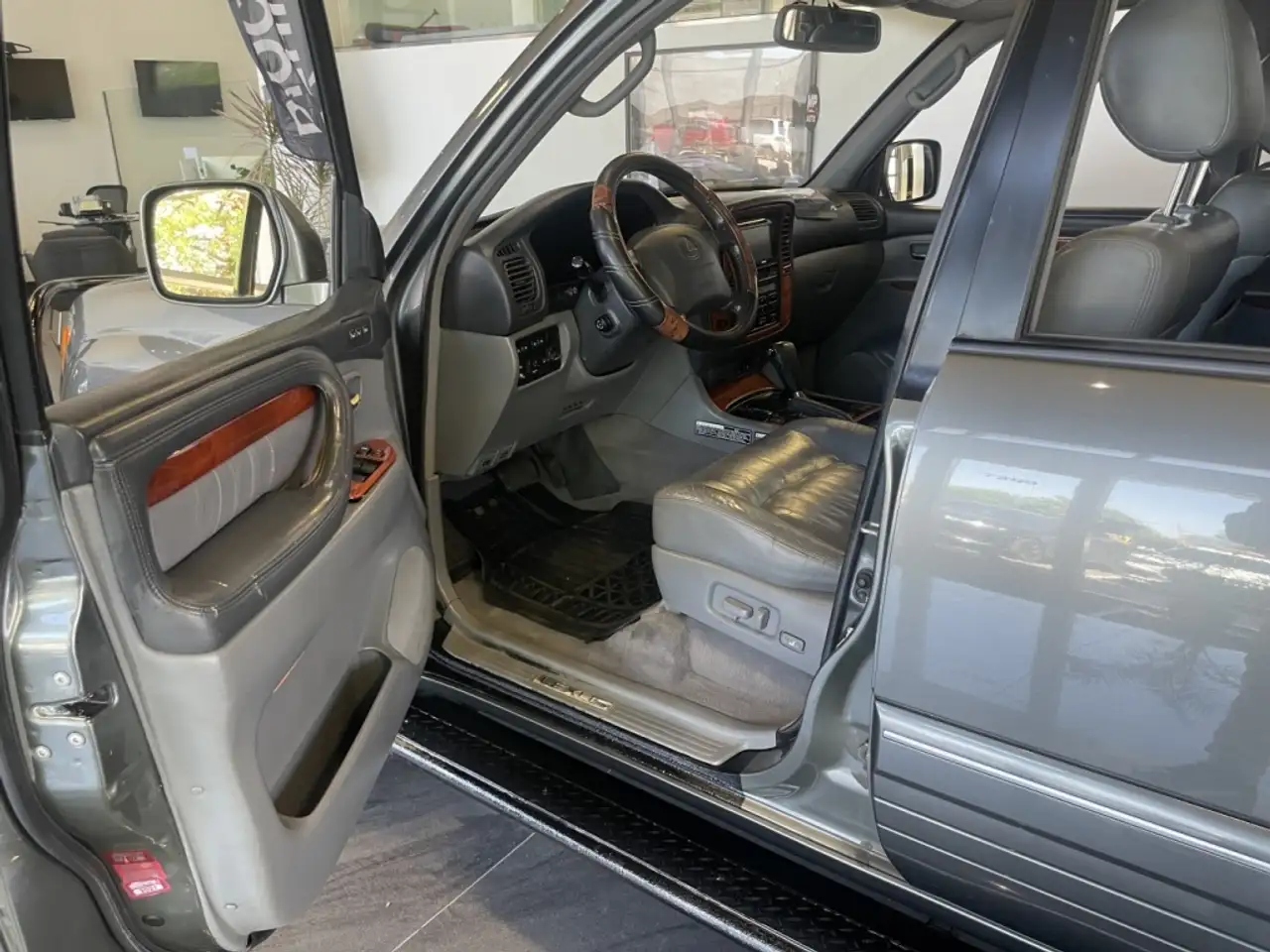 Lexus LX снимка Lexus LX