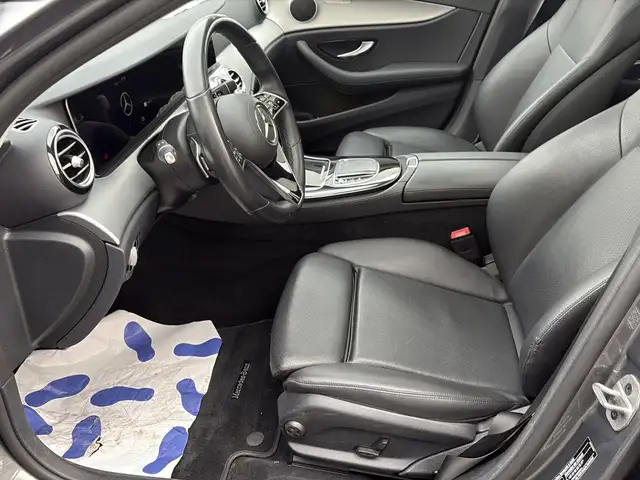 Mercedes-Benz E-Class view 12