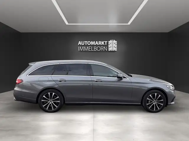 Mercedes-Benz E-Class view 11