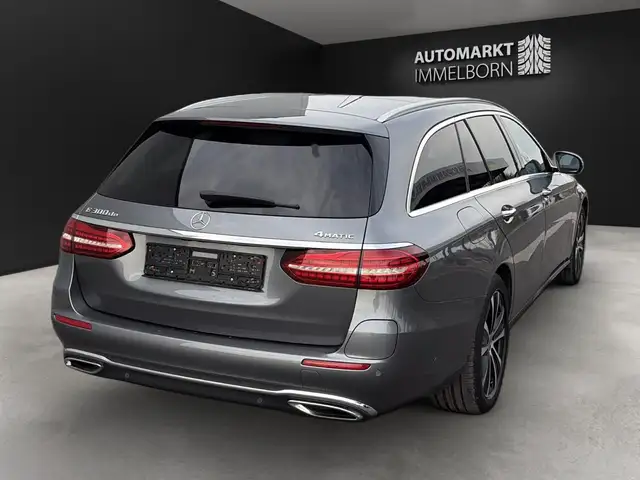 Mercedes-Benz E-Class view 7