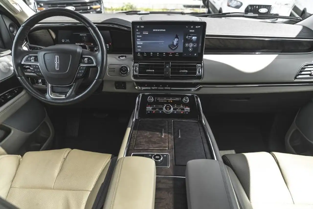 Lincoln Navigator photo Lincoln Navigator