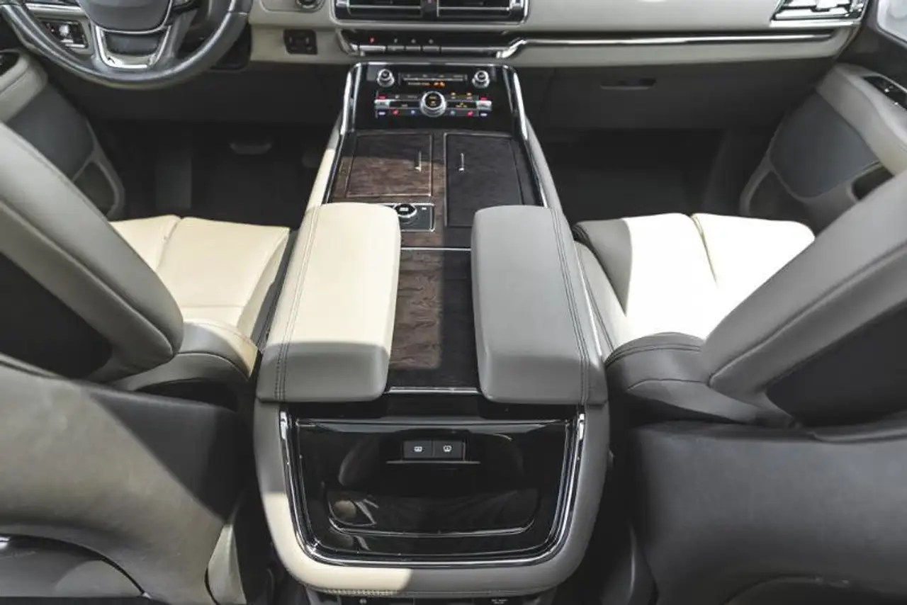 Lincoln Navigator photo Lincoln Navigator