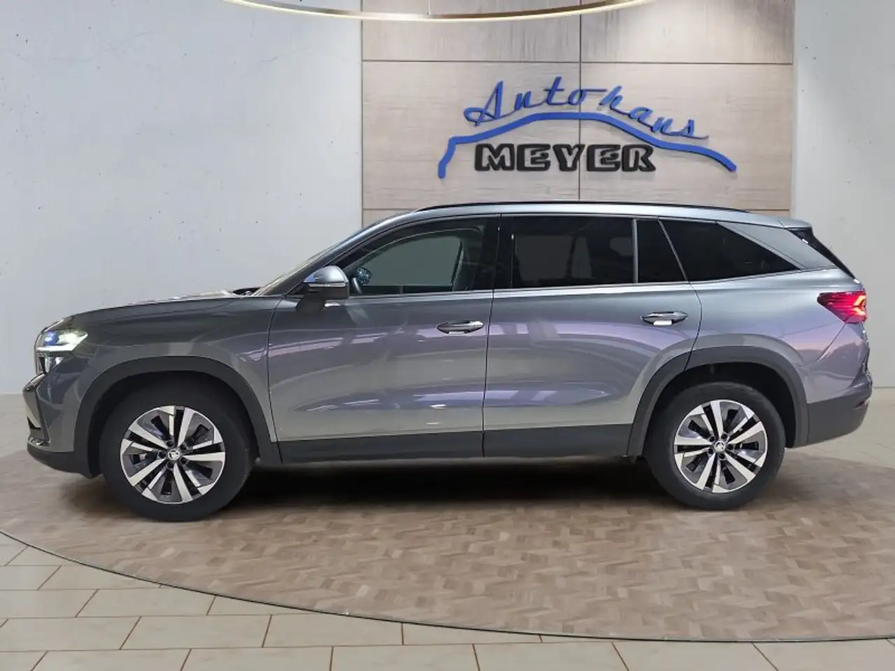 Skoda Kodiaq 2,0TDI DSG 7-Sitzer/Matrix/Navi/ACC/el.Klappe/Kame, миниатюра 3