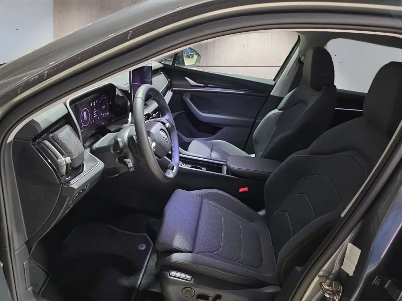Skoda Kodiaq 2,0TDI DSG 7-Sitzer/Matrix/Navi/ACC/el.Klappe/Kame, миниатюра 11
