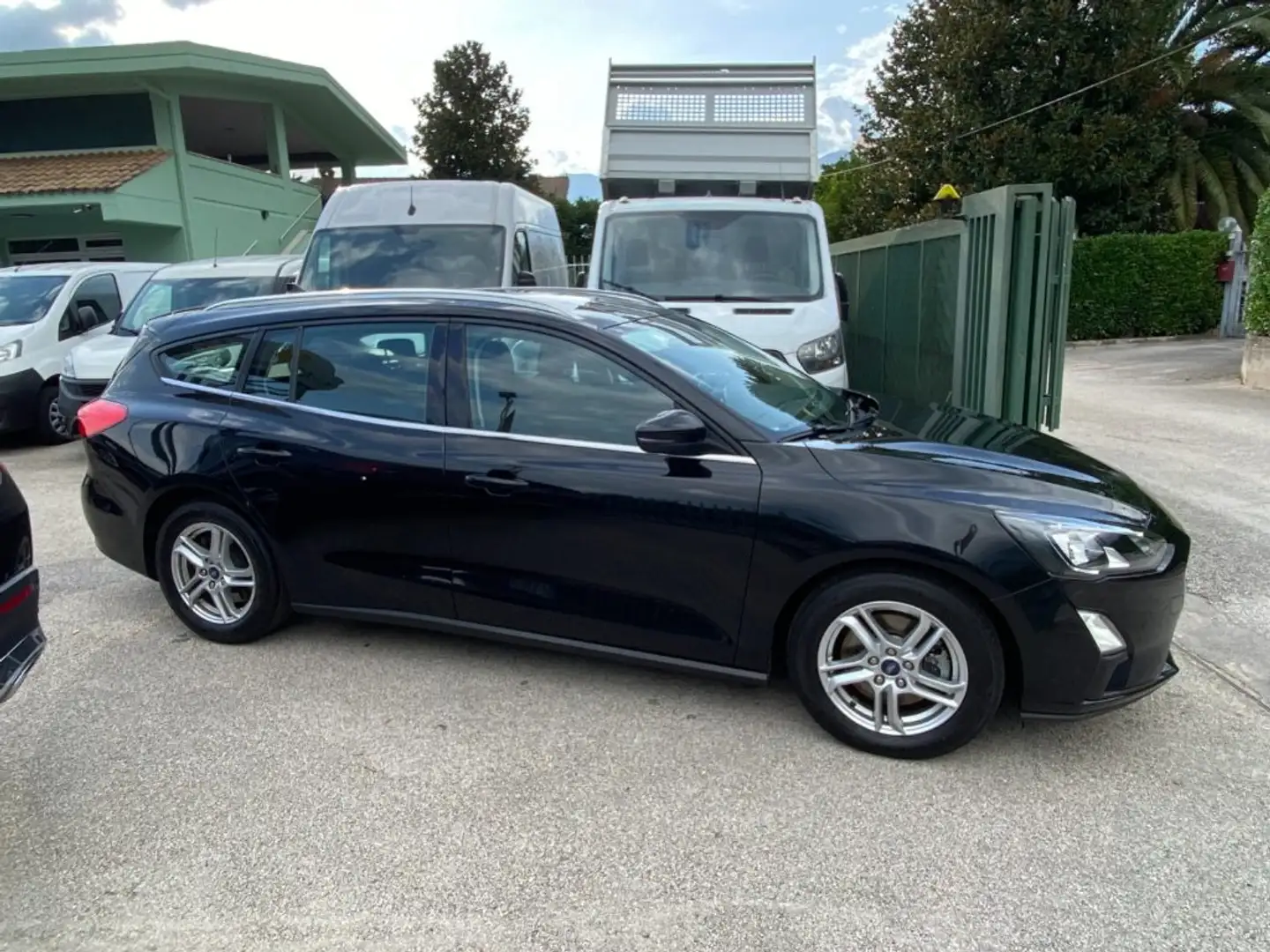 Ford Focus 1.5 EcoBlue 120 CV SW Business NAVIG/FARI LED Noir - 2