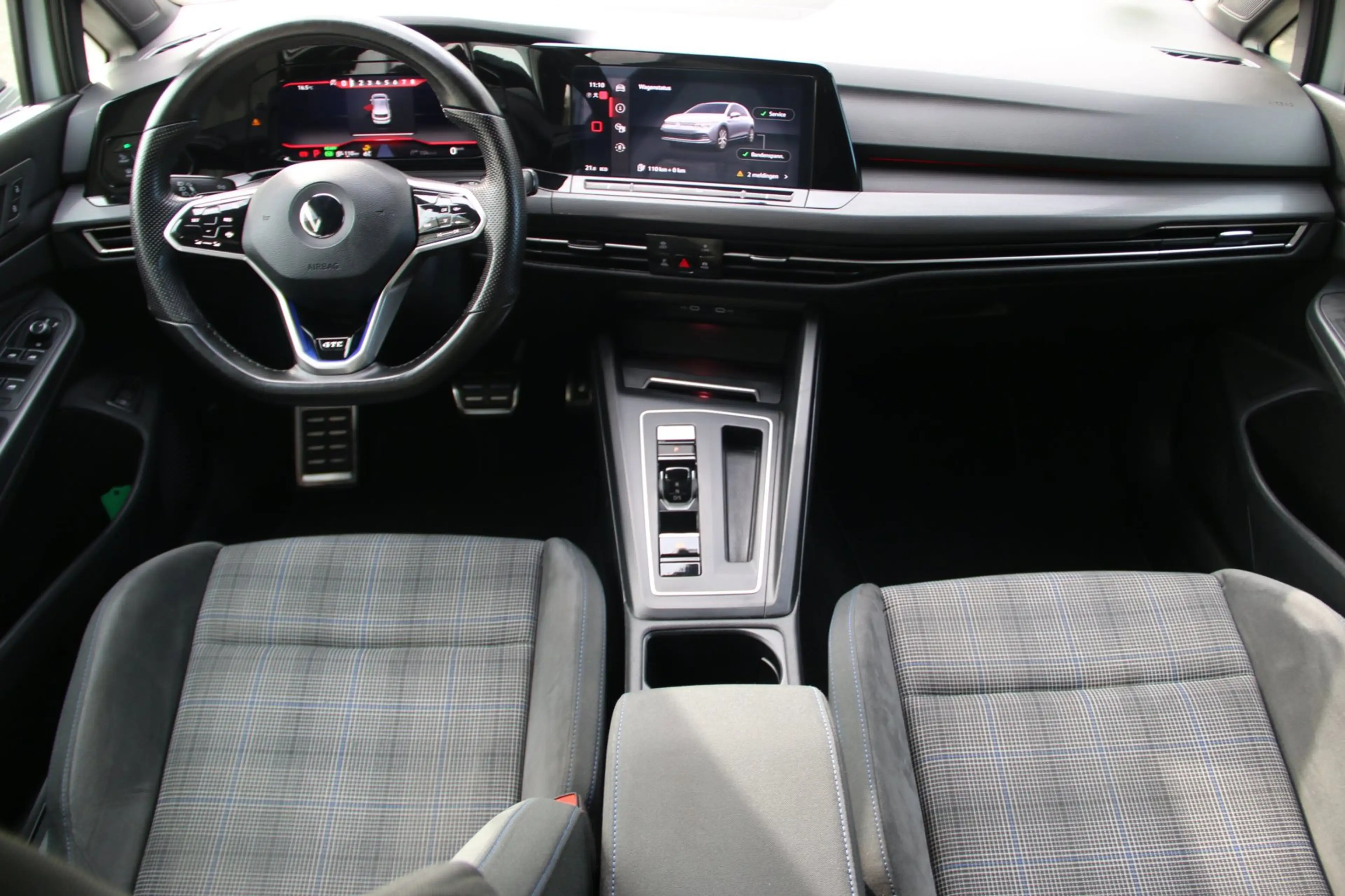 Volkswagen Golf GTE 1.4 eHybrid — photo 10