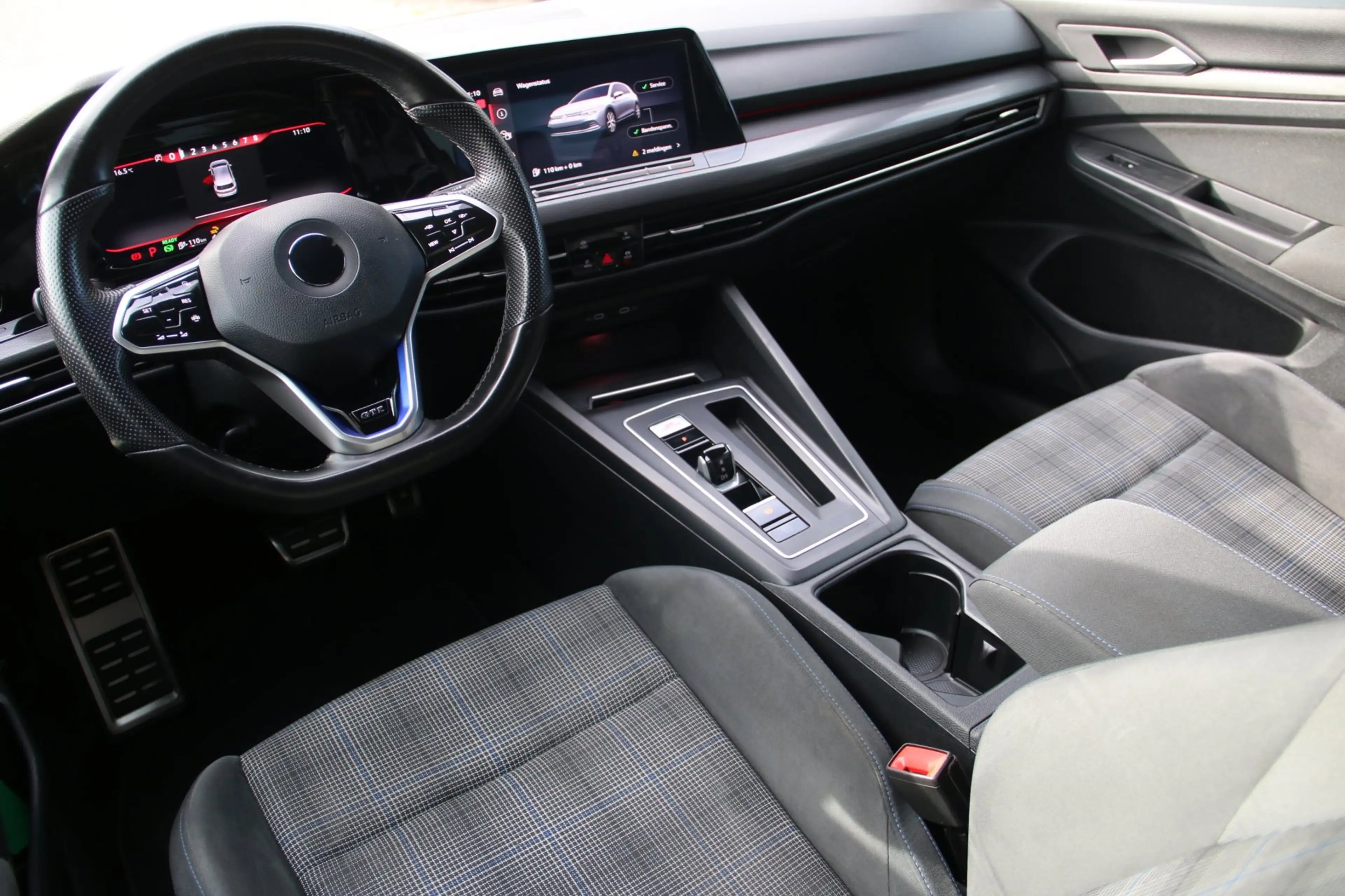 Volkswagen Golf GTE 1.4 eHybrid — photo 9