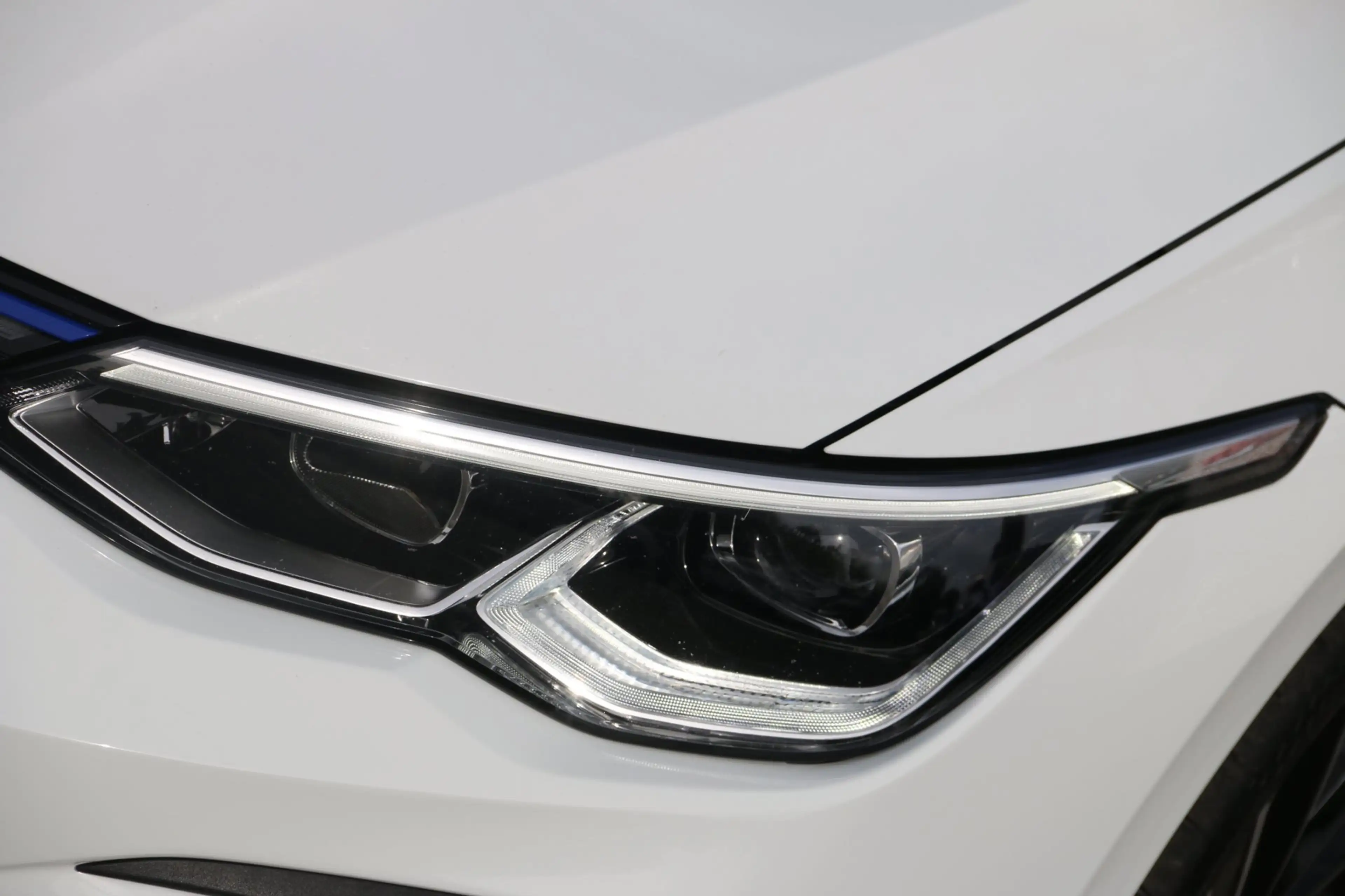 Volkswagen Golf GTE 1.4 eHybrid — photo 3