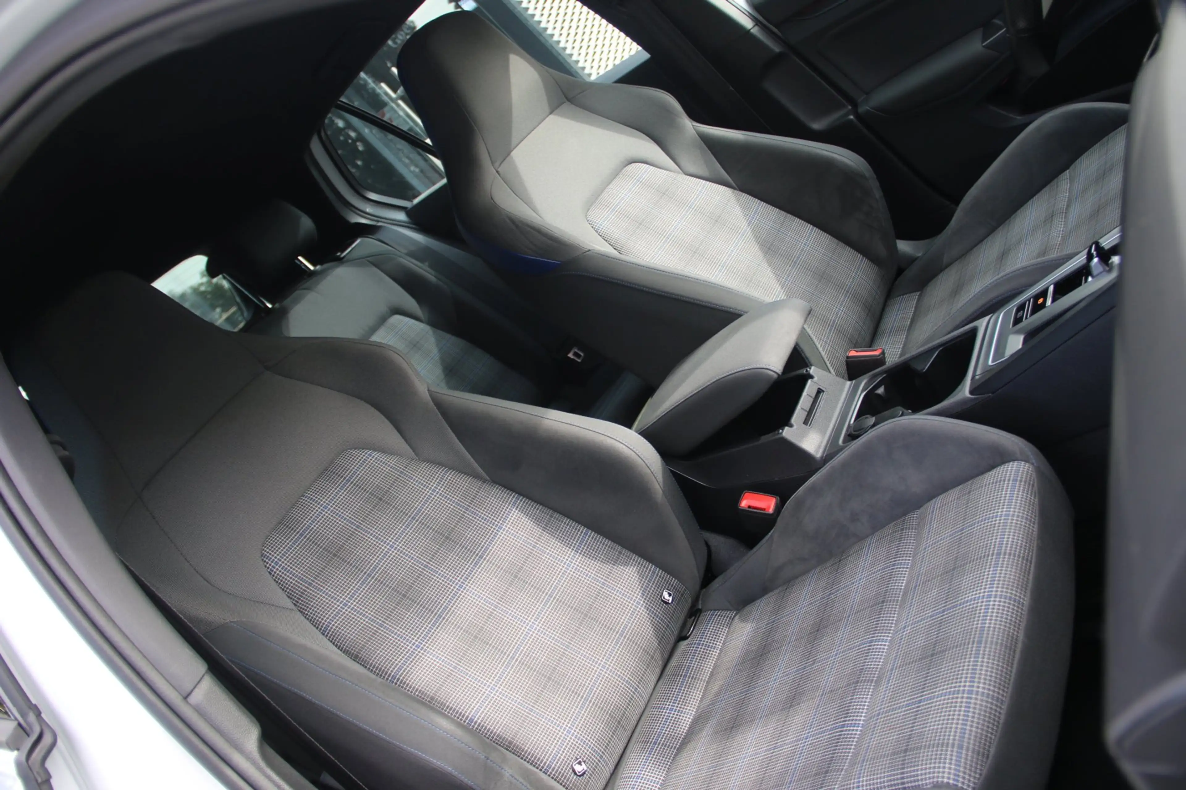 Volkswagen Golf GTE 1.4 eHybrid — photo 14