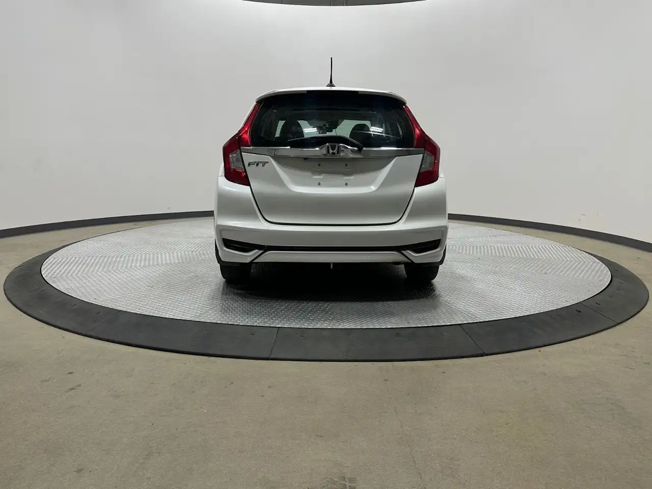 Honda Fit снимка Honda Fit