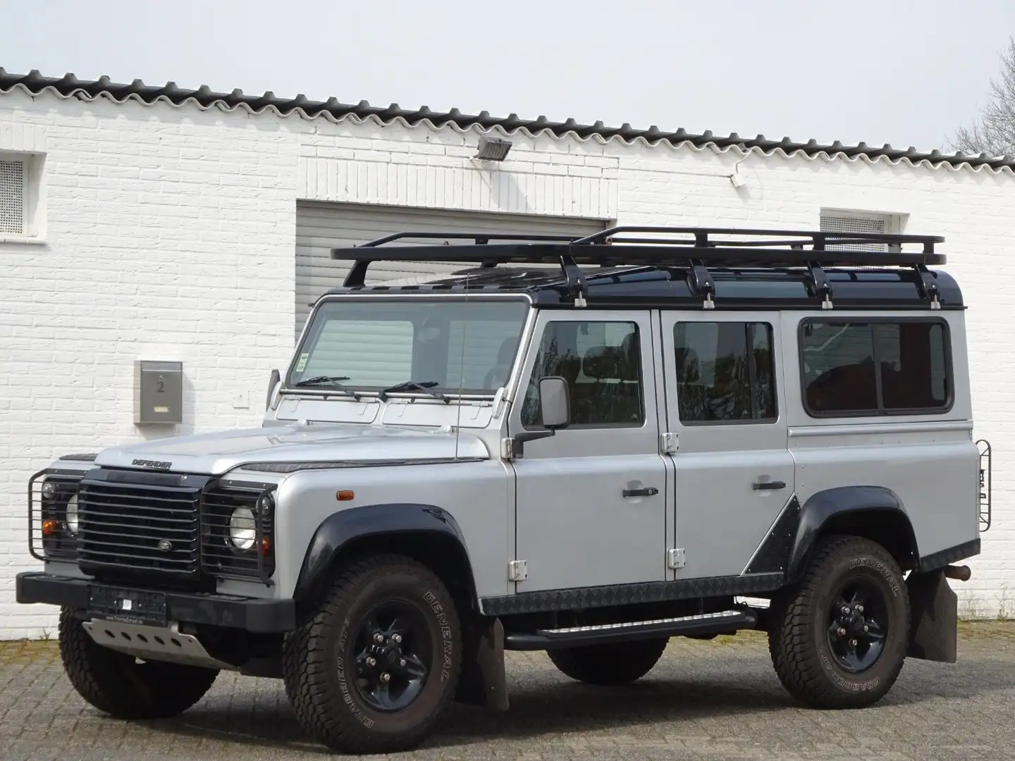 Land Rover Defender 110 Td5 Station Wagon 9 Sitze Klima Srebrny - 1