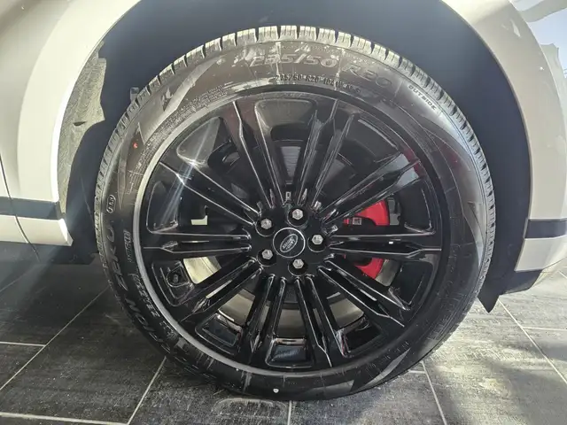 Land Rover Range Rover Evoque view 21