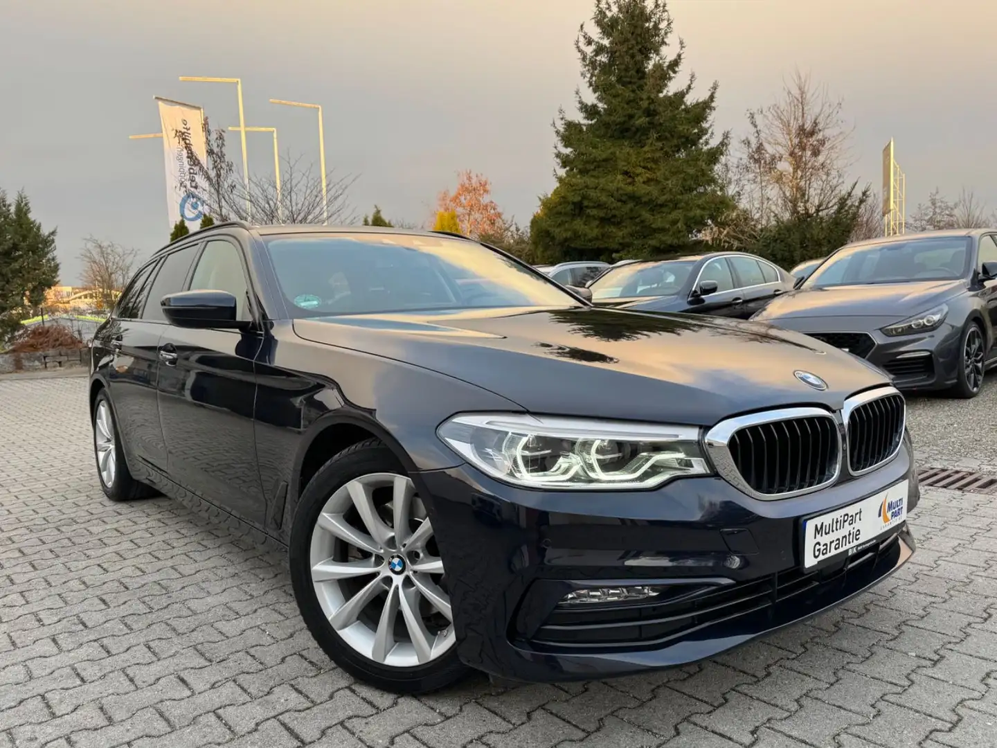 BMW 520 d xDrive Touring /Head-Up /Komfortsitze/AHK Bleu - 1