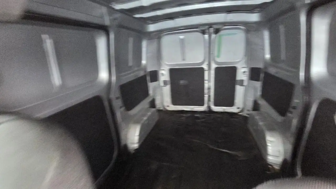 Nissan NV200 снимка Nissan NV200