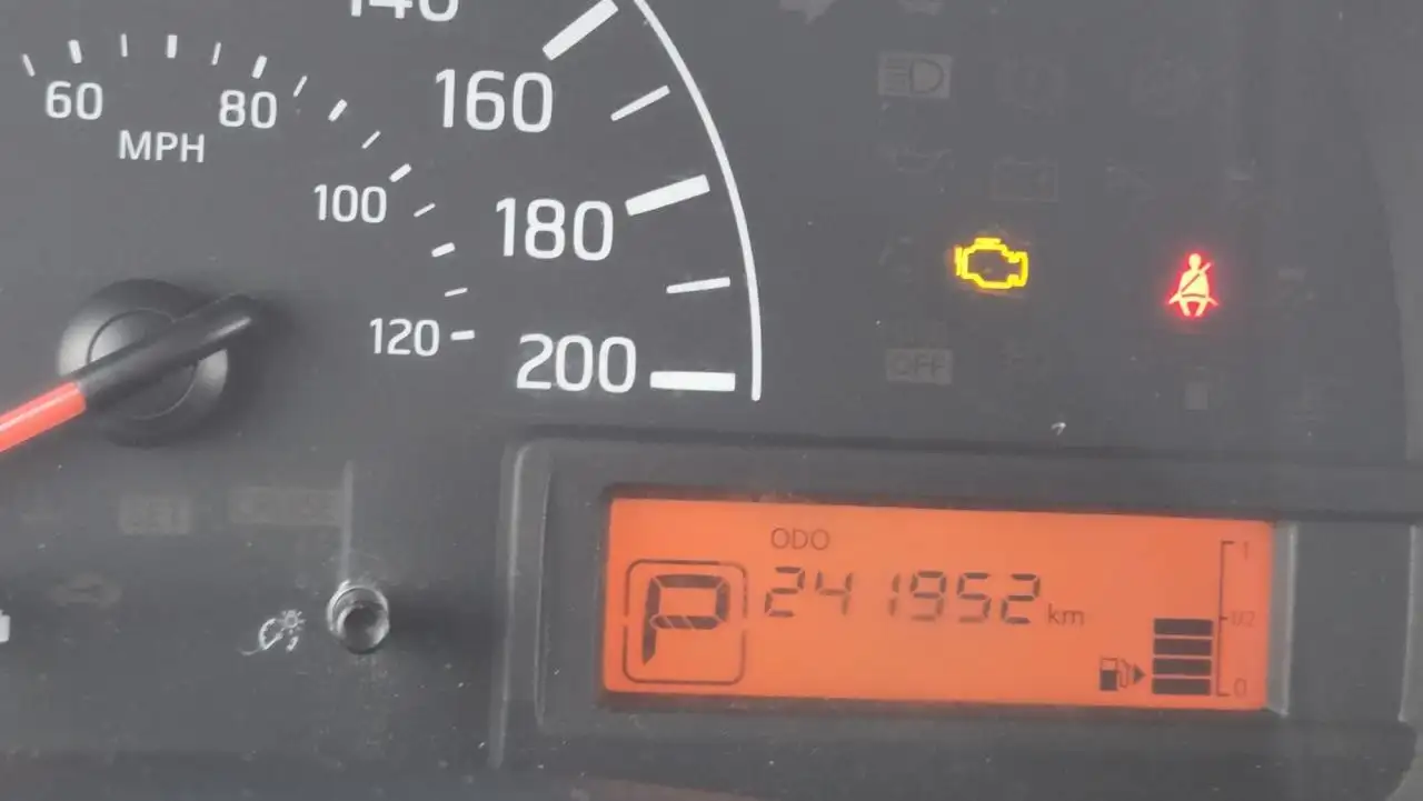 Nissan NV200 снимка Nissan NV200
