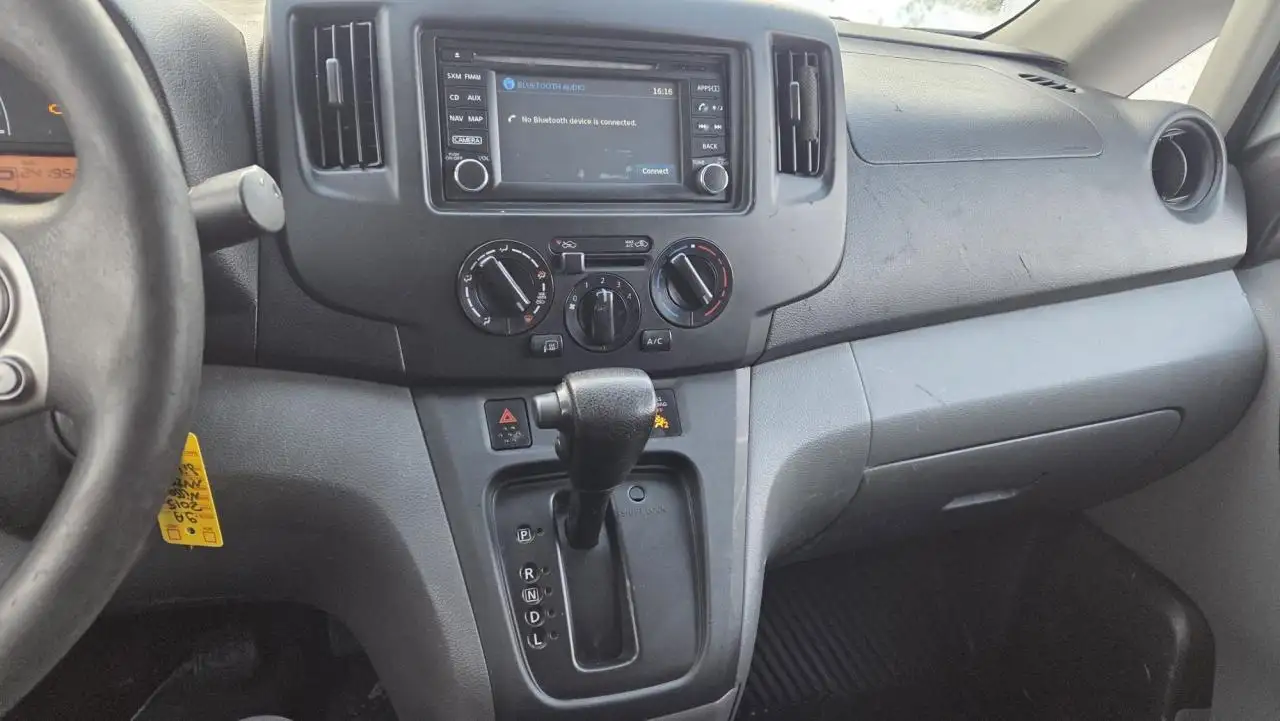 Nissan NV200 снимка Nissan NV200