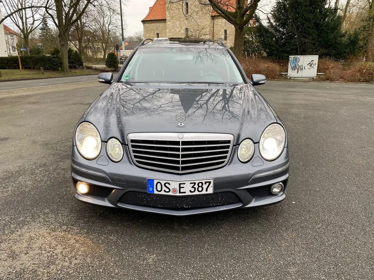 Mercedes-Benz E 550 Grigio - 1