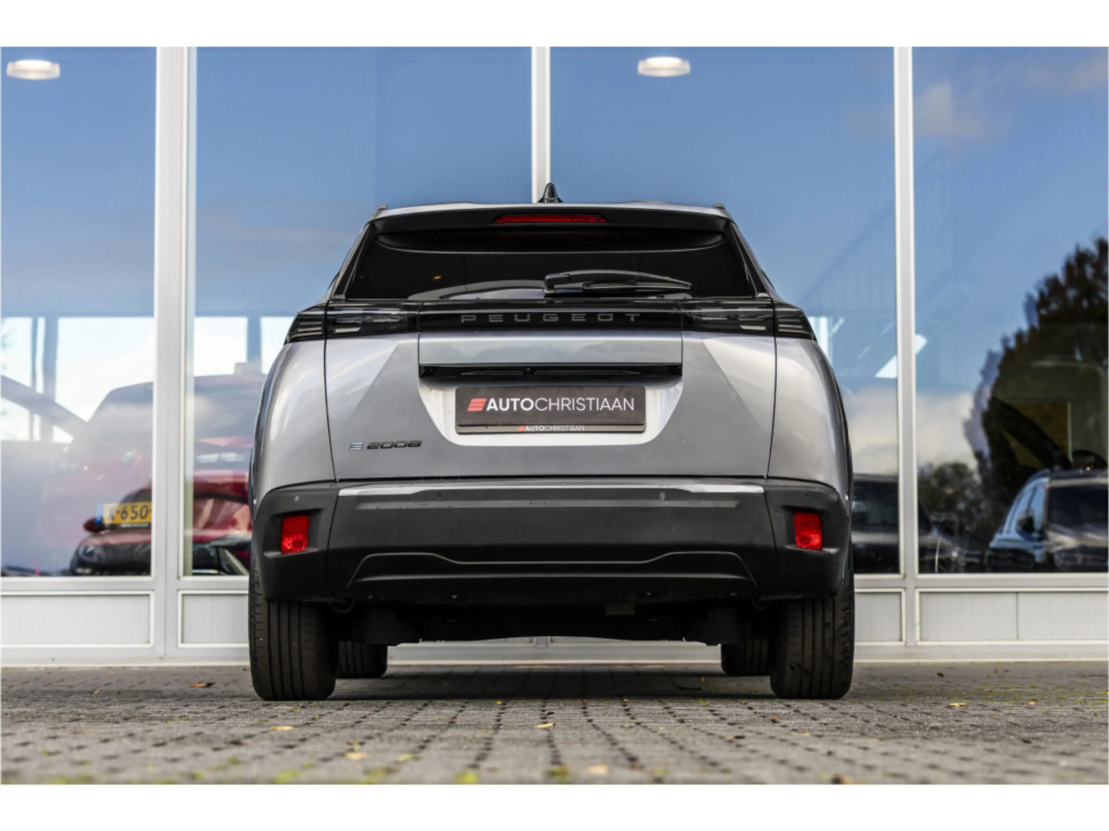 Peugeot e-2008 EV Active Pack 50 kWh | SOH 100% | LED | ACC | Car — photo 4