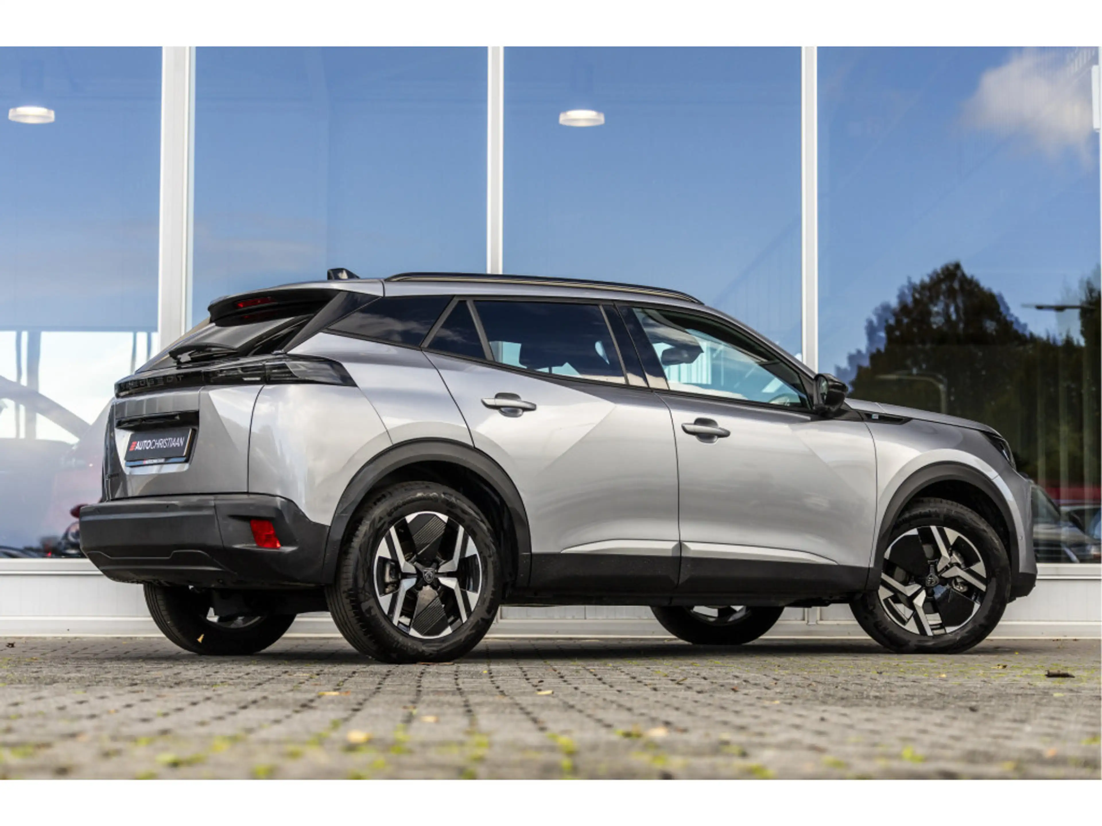 Peugeot e-2008 EV Active Pack 50 kWh | SOH 100% | LED | ACC | Car — photo 2