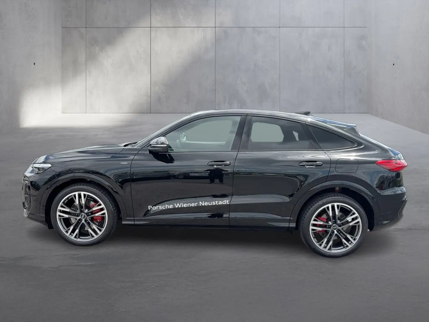 Audi Q5 e-hybrid quattro 270 KW Schwarz - 2