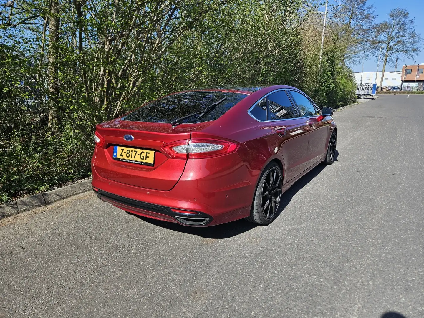 Ford Mondeo 2.0 Titanium Rood - 2