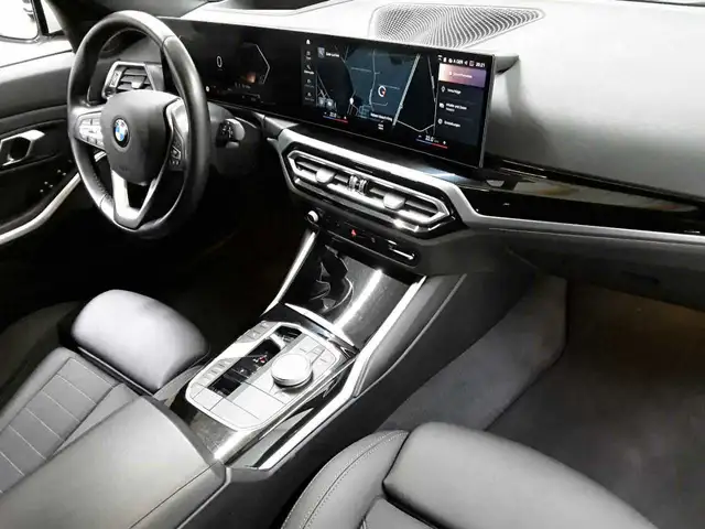 BMW 3 Series view 9