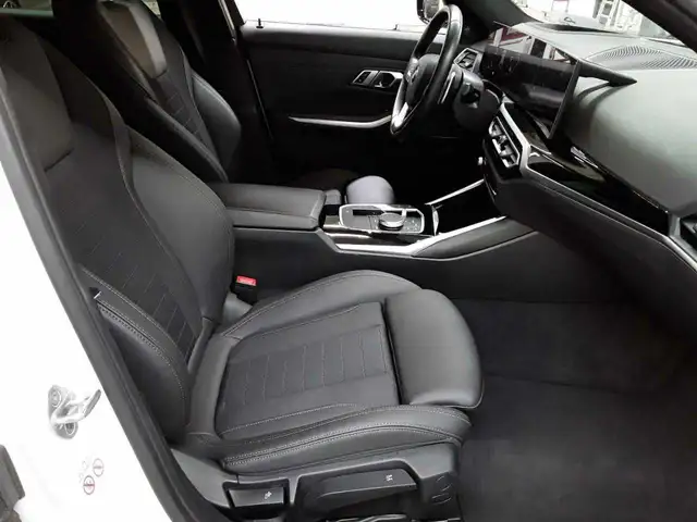 BMW 3 Series view 8