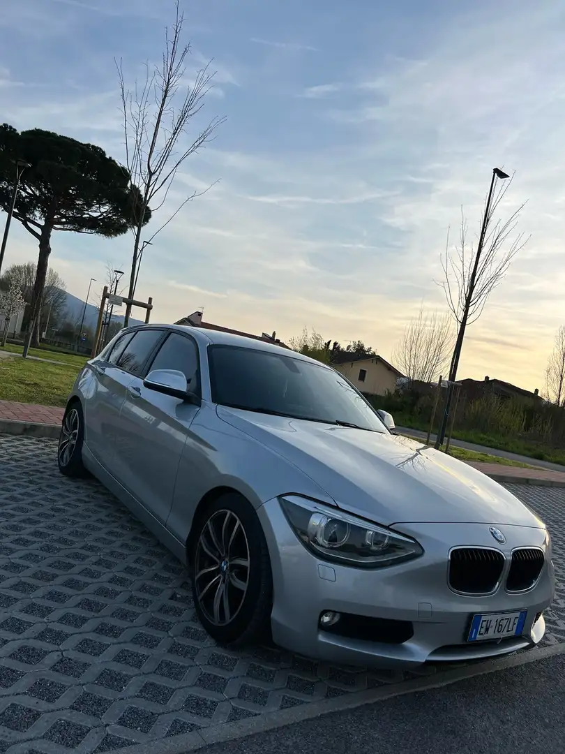 BMW 118 118d 5p Unique Grigio - 2