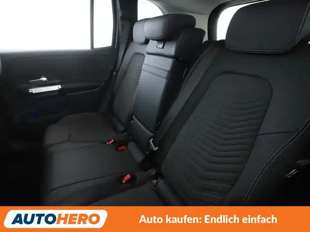 Mercedes-Benz GLB view 14