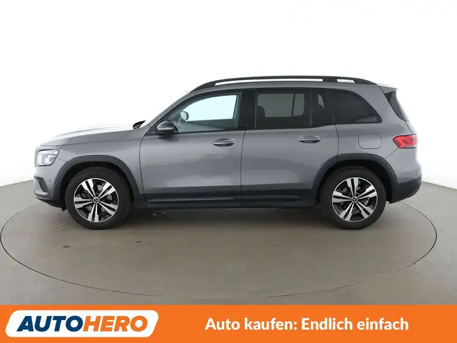 Mercedes-Benz GLB view 3