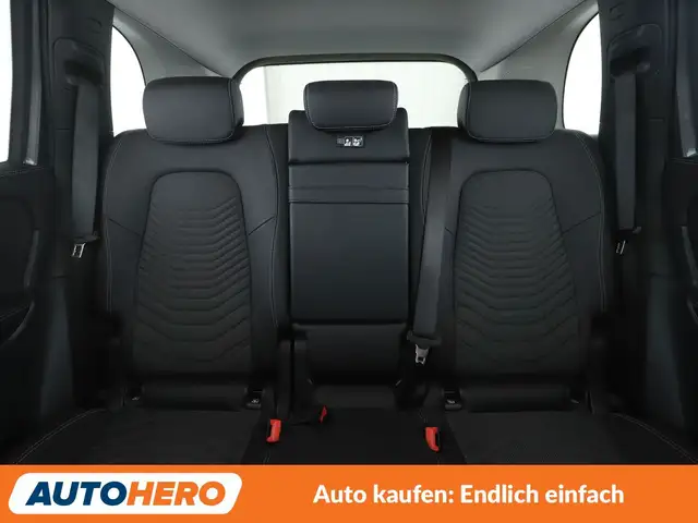 Mercedes-Benz GLB view 15