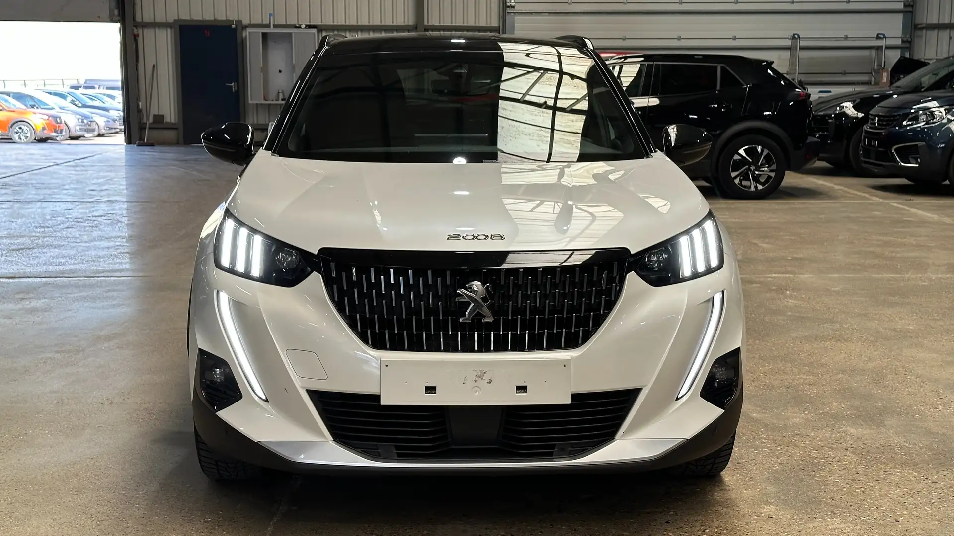 Peugeot 2008 1.5  GT Line S Weiß - 2