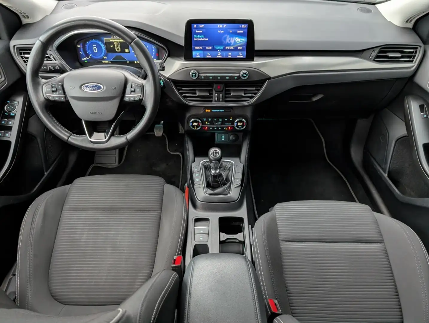 Ford Focus 1.0 EcoBoost Hybrid Titanium X Business | Trekhaak Blanc - 2